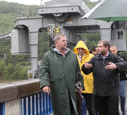 Ministr Petr Bendl navštívil místa zasažená povodní.