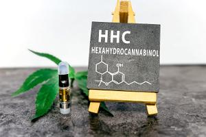 HHC bude zařazeno mezi návykové látky, nebude možné ho běžně prodávat v obchodech ani na internetu 